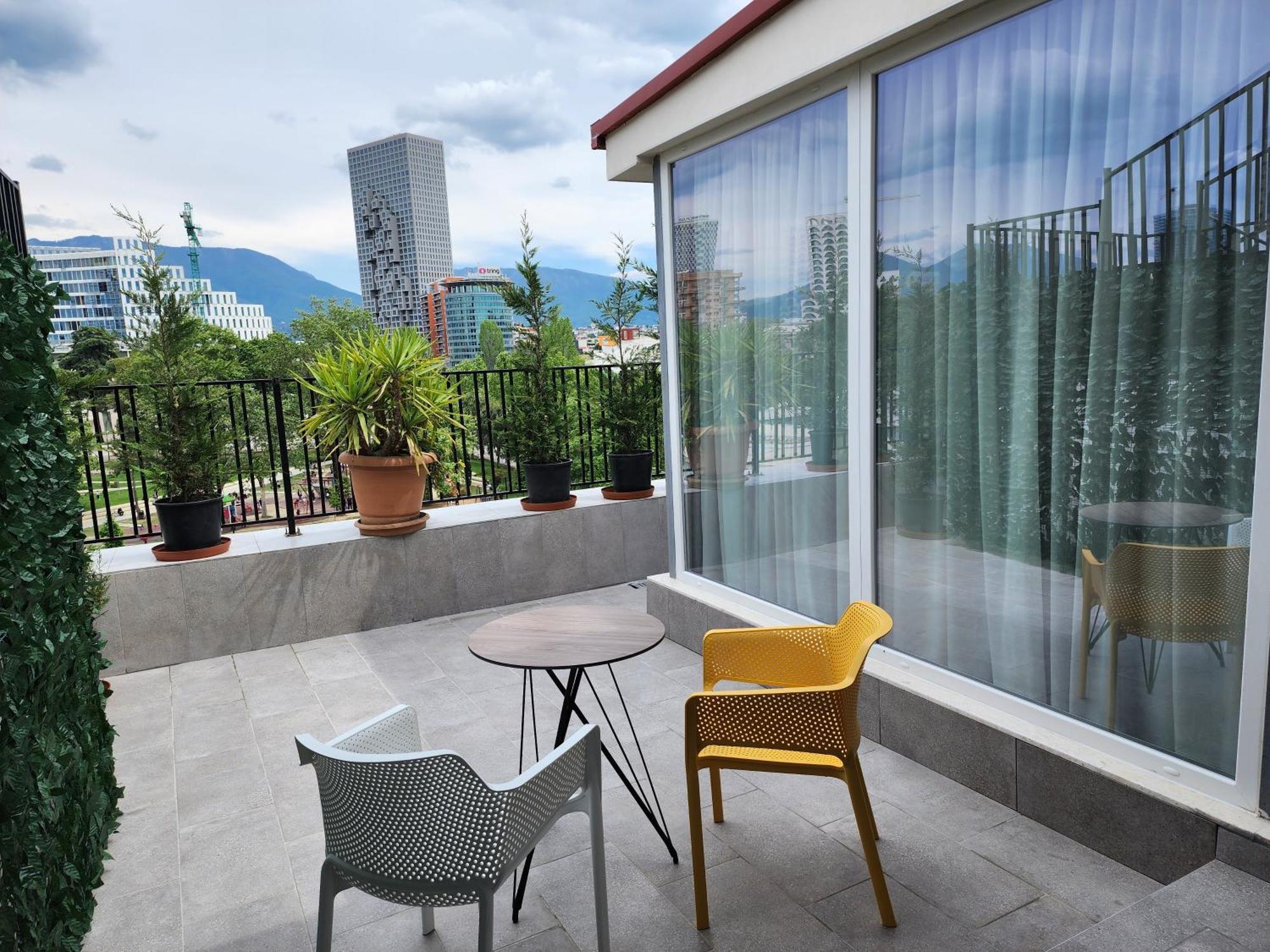 Penthouse With A City View Tiranë Luaran gambar